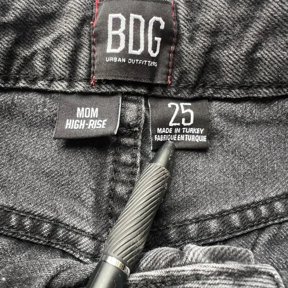 BDG Urban Outfitters Mom High-Rise Black Denim Jeans Womens Size 25